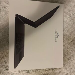 Apple Magic Keyboard for 12.9 iPad. Black.